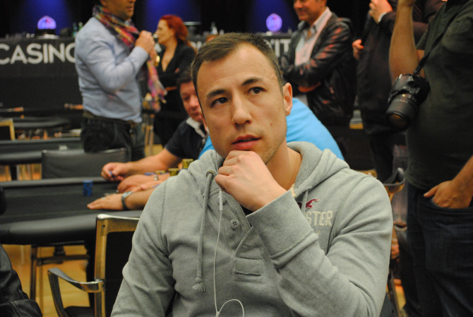 Fred Weiss: doppio player out e stack che sale a 3 milioni