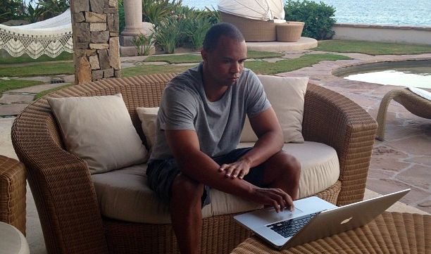 Phil Ivey impegnato a giocare online dal Messico