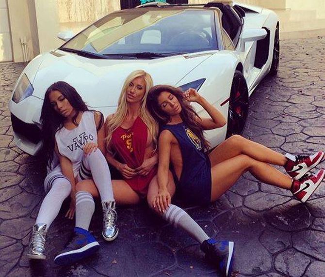 bilzerian-girls-macchina