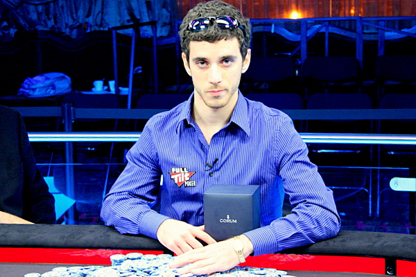 Un Dario Alioto 23enne dopo la conquista del braccialetto WSOPE nel 2007