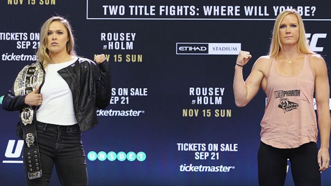A sinistra Ronda Rousey, a destra Holly Holm