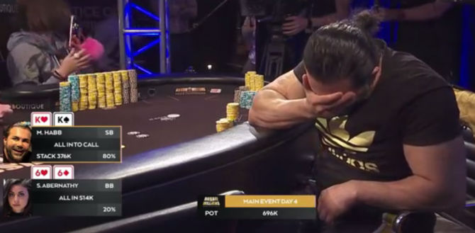 Un momento del patetico siparietto inscenato da Mikel Habb