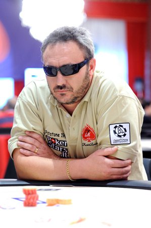 Patatone a un IPT, (con patch di Assopoker in bella evidenza)