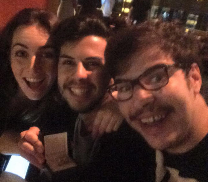 Liv festeggia con 'Mustacchione' e 'Cesarino' la vittoria di quest'ultimo all'Aussie Millions