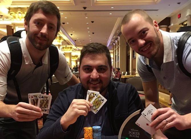 Teisseire, Andrejevic ed Elias in posa con le rispettive hole cards