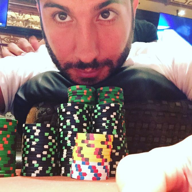 Selfie al tavolo cash...