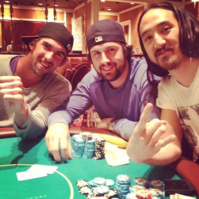 Steve Aoki con Michael Phelps e il poker pro Brad Booth