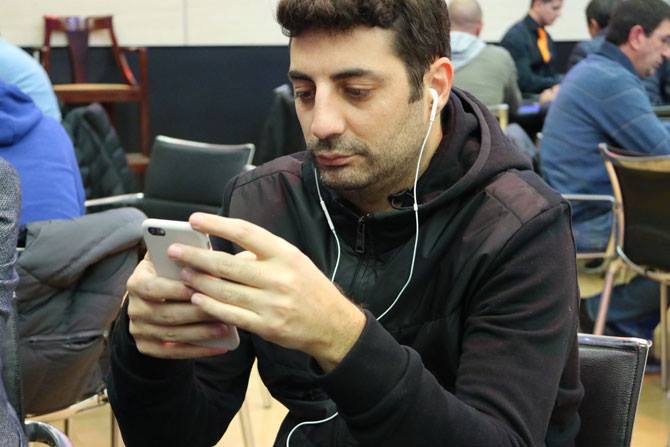 Gianluca Trebbi, un altro phone-addicted