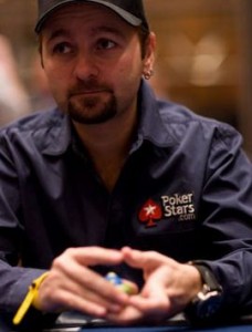 Negreanu gioca 32 ore a poker cinese ma Mercier non scherza