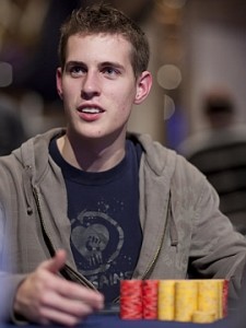 Full Tilt Poker vieta ai suoi PRO i tornei della concorrenza