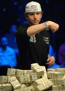 Peter Eastgate, il braccialetto WSOP all'asta per UNICEF