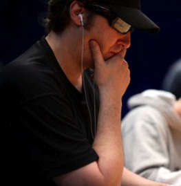 Phil Hellmuth e l’heads-up con E-Dog