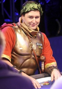 Phil Hellmuth: analisi di una mano contro Antonio Esfandiari
