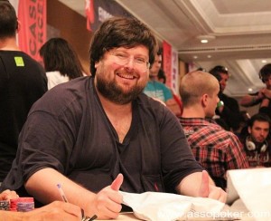 PokerStars EPT Barcellona: Adinolfi fa sul serio, bolla vicina