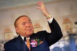 L'ipocrisia di Adelson: un video mostra due minorenni che giocano nei suoi casinò!