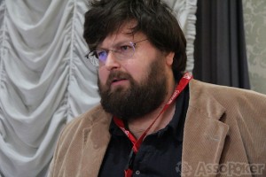 Adinolfi: 'Poker live? Anche subito, dipende dalle room'