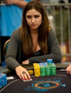 PCA: Chris Oliver domina, Moneymaker a picco!
