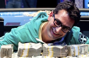 5. Antonio Esfandiari, 160.000 follower