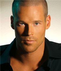 Patrik Antonius mostra a 'kingsofcards' chi e' il vero re