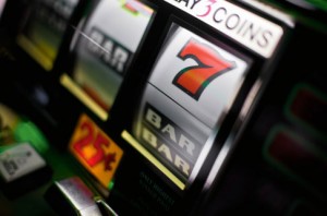 Università Bergen: poker, gioco a basso rischio ludopatia