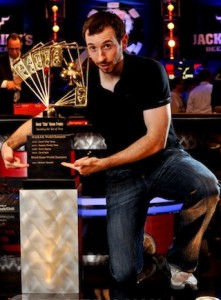 PLO: Brian Rast in azione a Macao, Galfond lo "illumina"