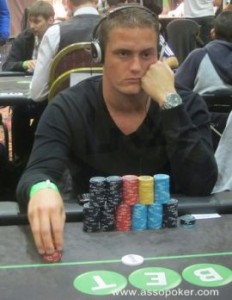 Unibet Open day 1 B: Joey Vittali conquista la vetta!