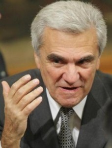 Divieto pubblicità e lotta ai '.com': linea dura di Monti sul gioco
