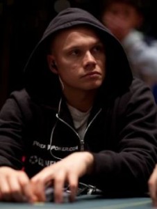 Cash game high stakes: Rui Cao "sfida" Ilari Sahamies!