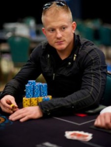 PCA 25.000 $ High Roller: Jason Koon chipleader!