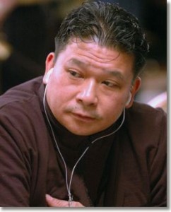 Analisi di una mano con Johnny Chan – le informazioni dal gioco preflop