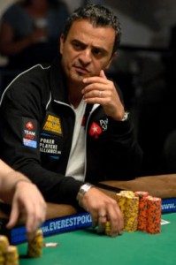 Effetto Black Friday: Joe Hachem rimane senza sponsor