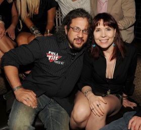 Annie Duke sposa l’ex marito di Shannon Elizabeth