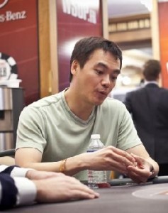 WSOPE High Roller: Yong dona il rebuy a Juanda che lo beffa 