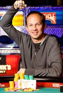WSOP ev. #32: fuori Alioto, bene Phil Hellmuth