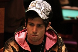 MTT: una mano contro John Racener