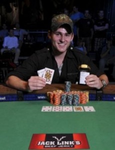 Poker e sponsor: PKR ingaggia Cody, PokerStars saluta J.P. Kelly