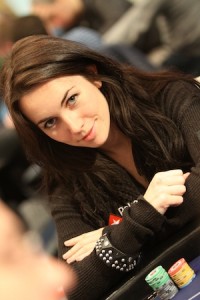 Liv Boeree: straordinario trionfo al Sunday Warm Up!