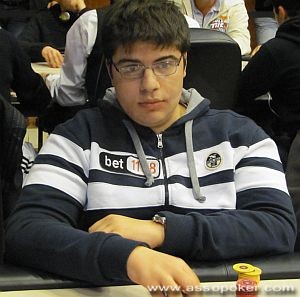 PokerStars EPT Praga: bel day 1b, bene 'mustacchione'