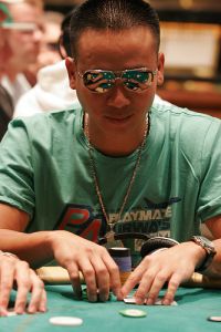 Jon Phan fa il pieno di poker awards