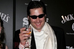 Phil Hellmuth regala braccialetti e riesce a battere anche Obama