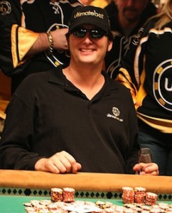 Phil Hellmuth ed il push con A-10