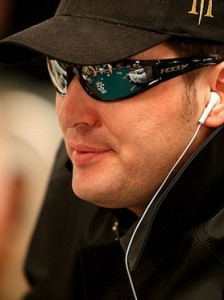 Phil Hellmuth al World Poker Tour: come giocare KK?