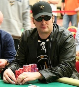 Phil Hellmuth e il two barrel bluff di Shawn Buchanan