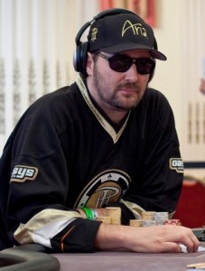 Phil Hellmuth: perfetta lettura... con tilt