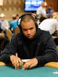WSOP 2013 ev. 18: Caramatti è fuori, Phil Ivey lotta
