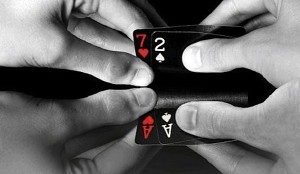 Perché mostrare un bluff può essere un'ottima o una pessima idea