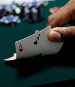 Poker live: spunta emendamento per bando nel 2013 