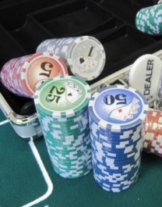 Pubblico Ministero: “Il poker dal vivo non è reato penale”