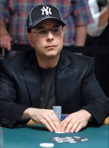 Phil Hellmuth e un grosso piatto alle WSOP del 2002