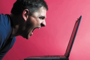 Il poker e gli insulti online: un problema di de-individuazione